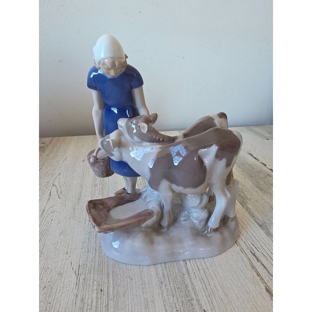 B&g 2270 bing‎ grondahl locher milking cowgirl figurine vintage Copenhagen